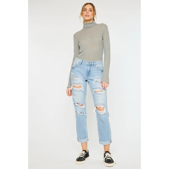 KanCan Delta Mid Rise Boyfriend Jeans in Light Wash Size 7/27 - Picture 1 of 10